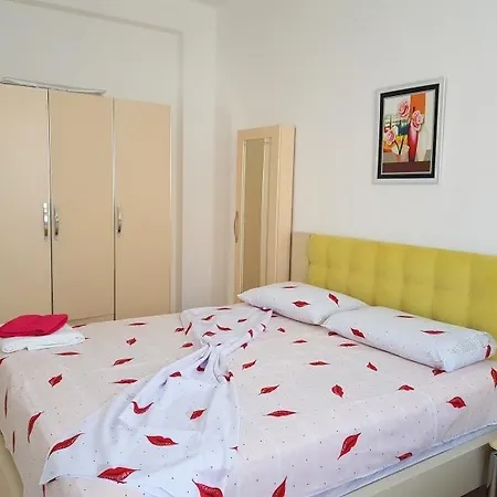 Alma Sarandë